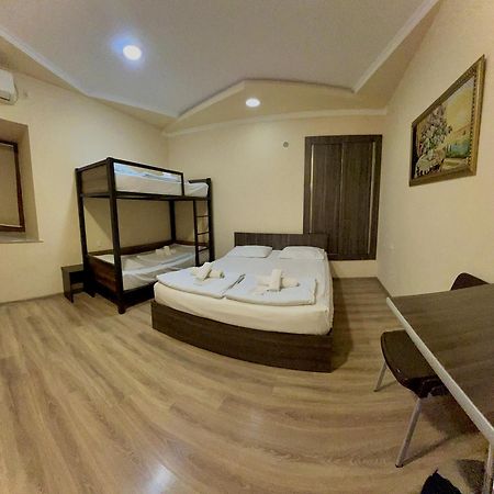 Domino Yerevan Hostel And Hotel المظهر الخارجي الصورة